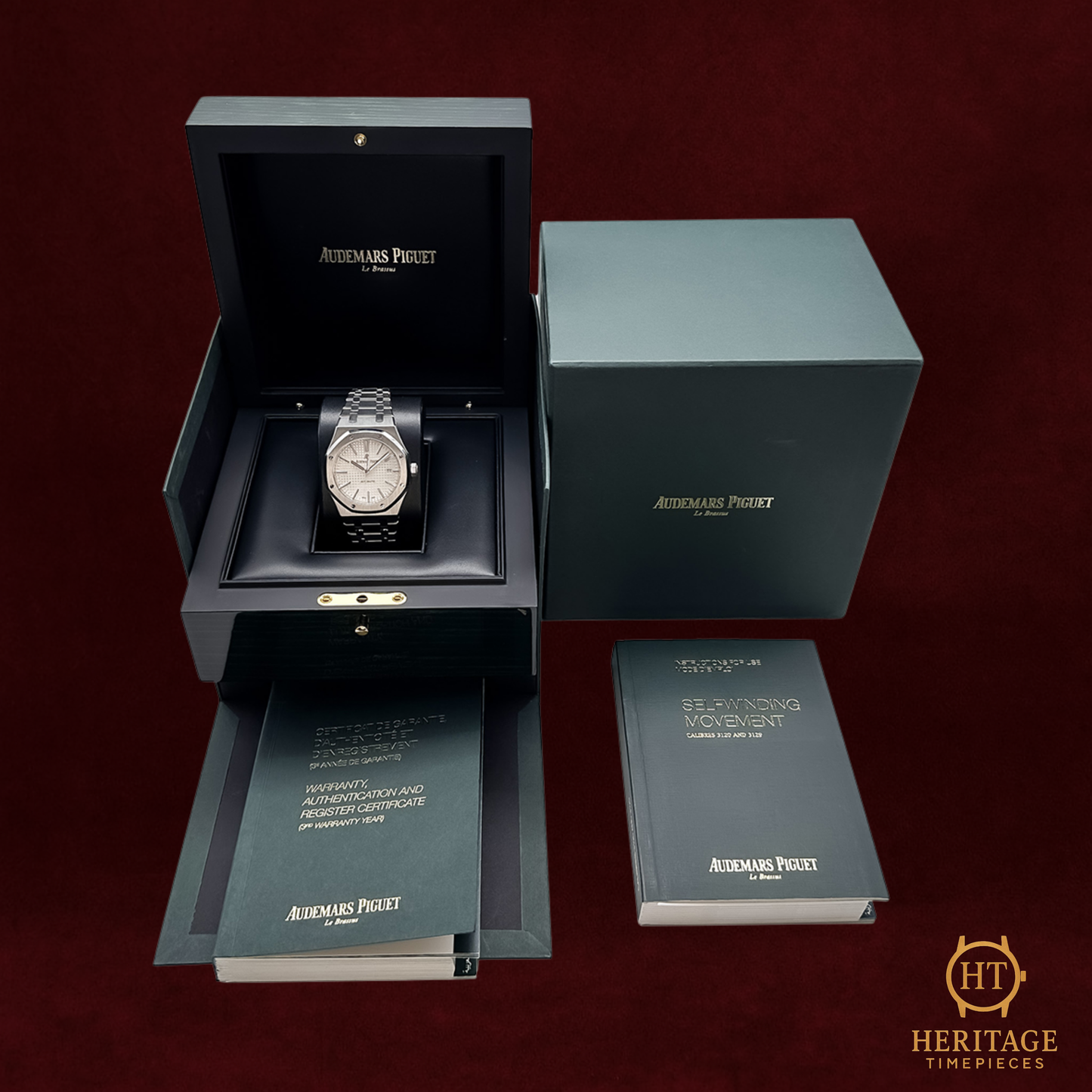 Audemars Piguet Royal Oak ’Stainless Steel White Dial Classic’ – Reference 15400ST.OO.1220ST.02 (2016)