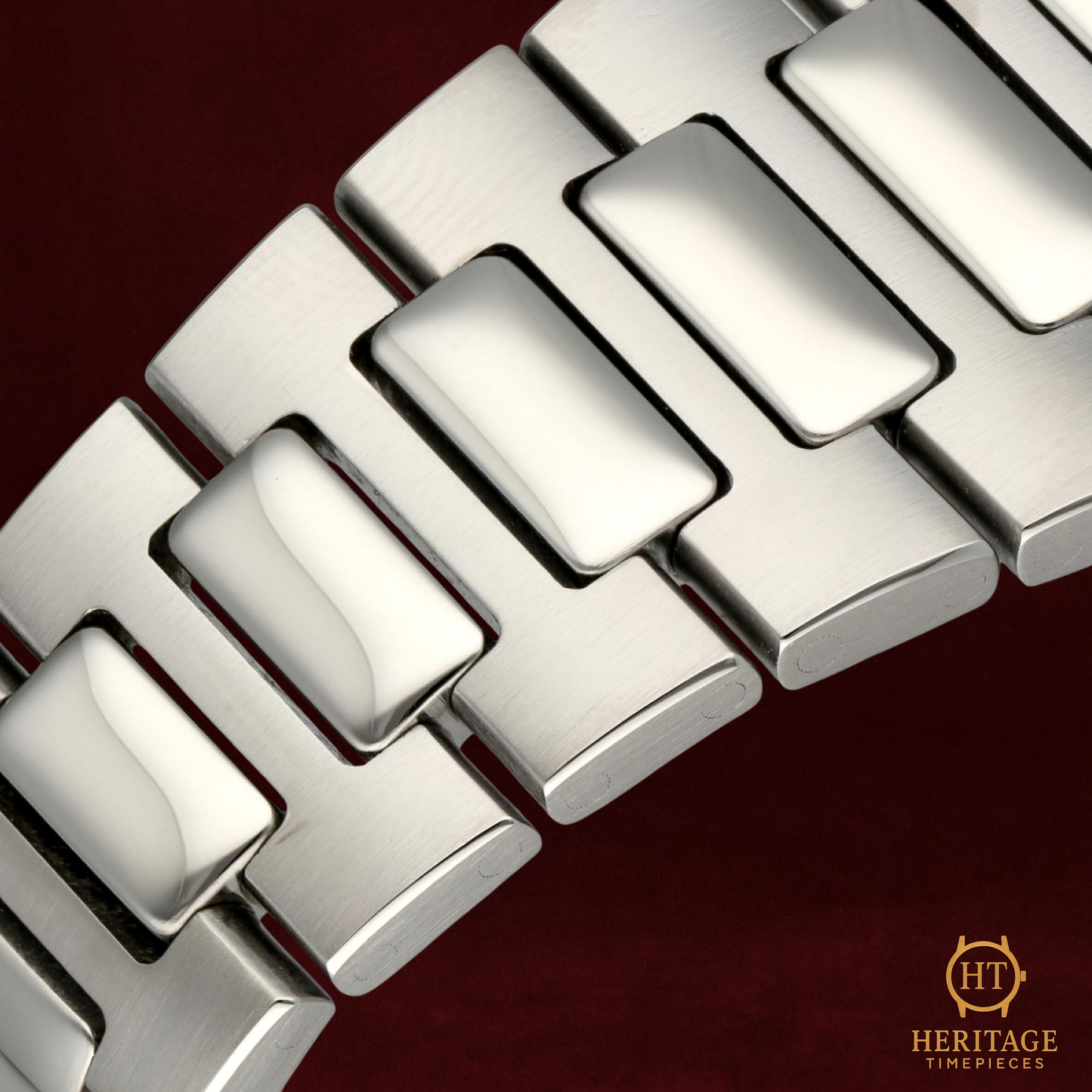 Patek Philippe Nautilus “Sigma Dial” – Reference 3700/11-050 (1982)