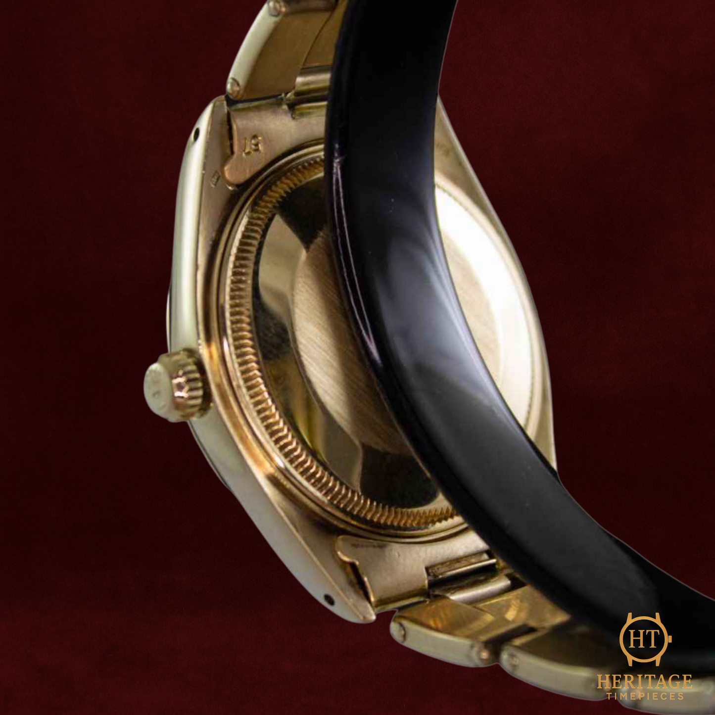 Rolex Date ’18K Yellow Gold Classic – Sunburst Dial’ – Reference 1500 (1977)