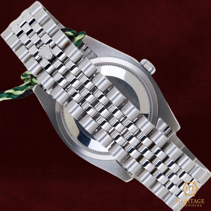 Rolex Datejust 36 “Blue Dial Roulette Date” Jubilee – Reference 116200 (2015) ST