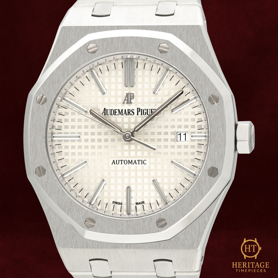 Audemars Piguet Royal Oak ’Stainless Steel White Dial Classic’ – Reference 15400ST.OO.1220ST.02 (2016) TA